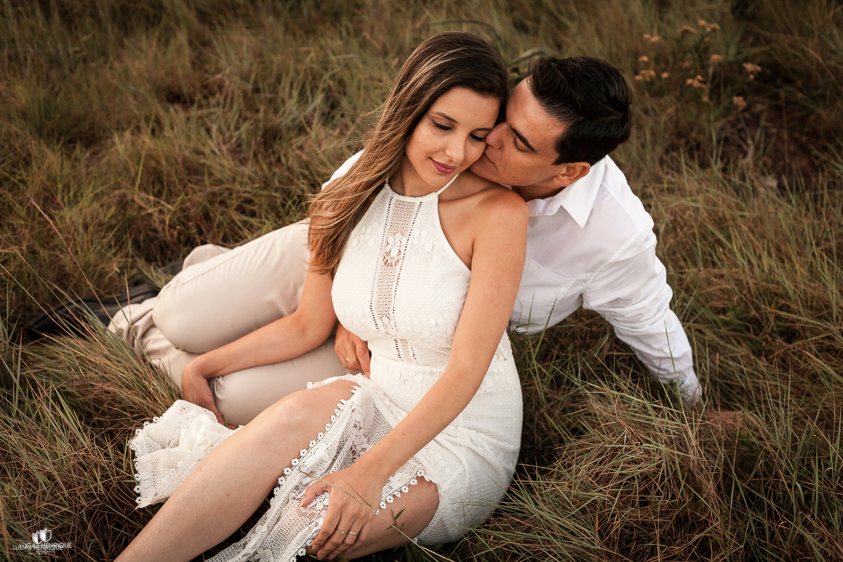 CASAL SENTADOS NA SERRA DA MOEDA
