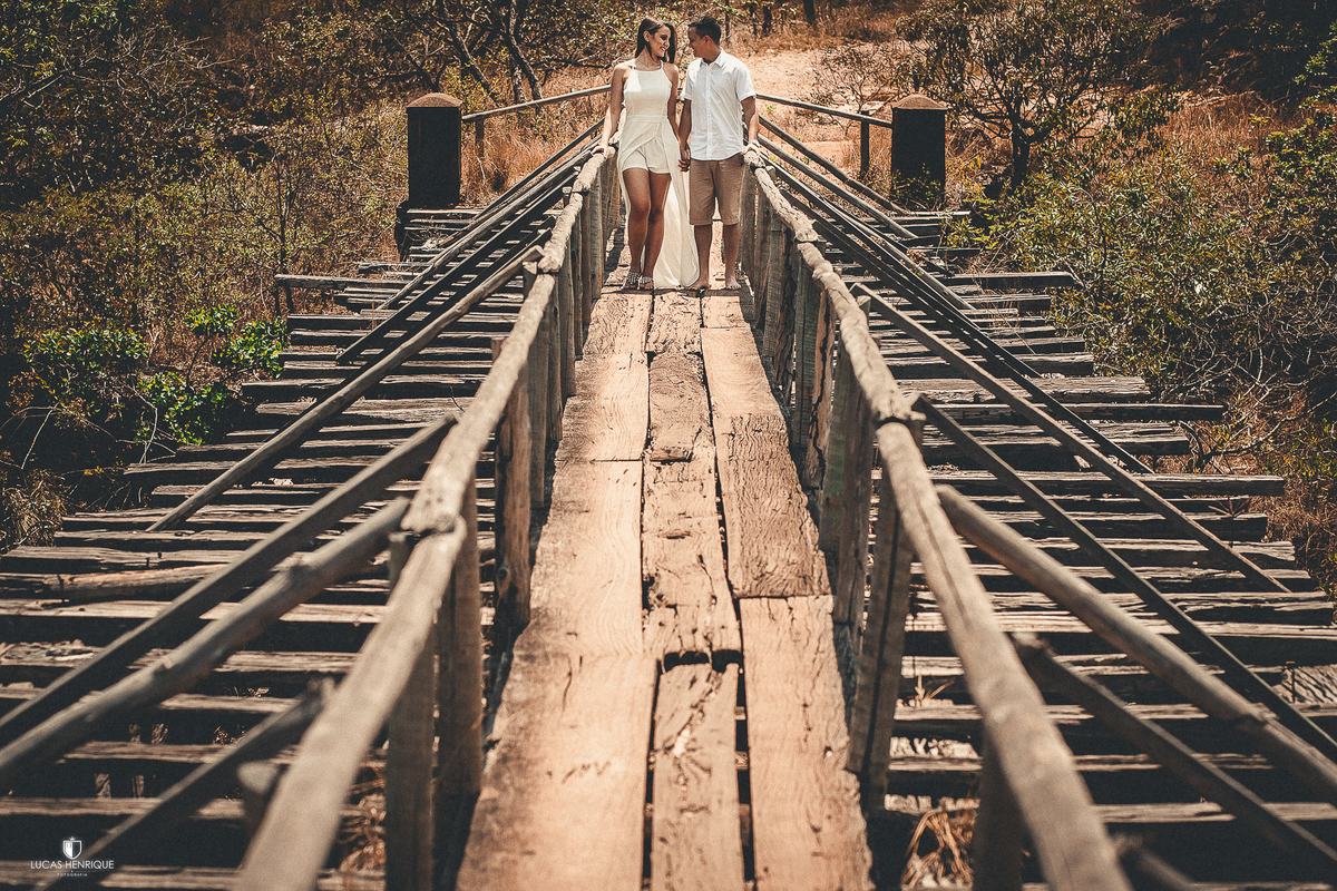ensaio pré casamento na ponte do parque em biribiri em diamantina  - MG