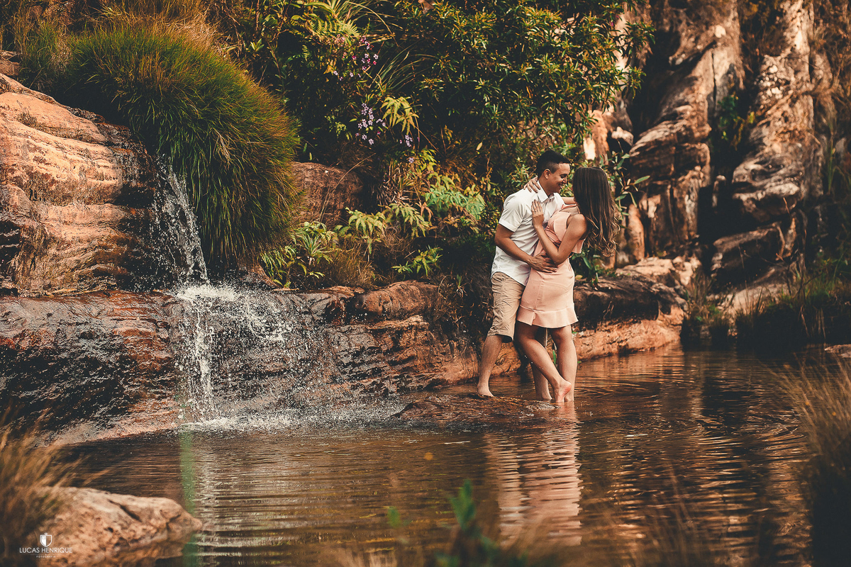 ensaio pré casamento na cachoeira dos cristais em diamantina  - MG