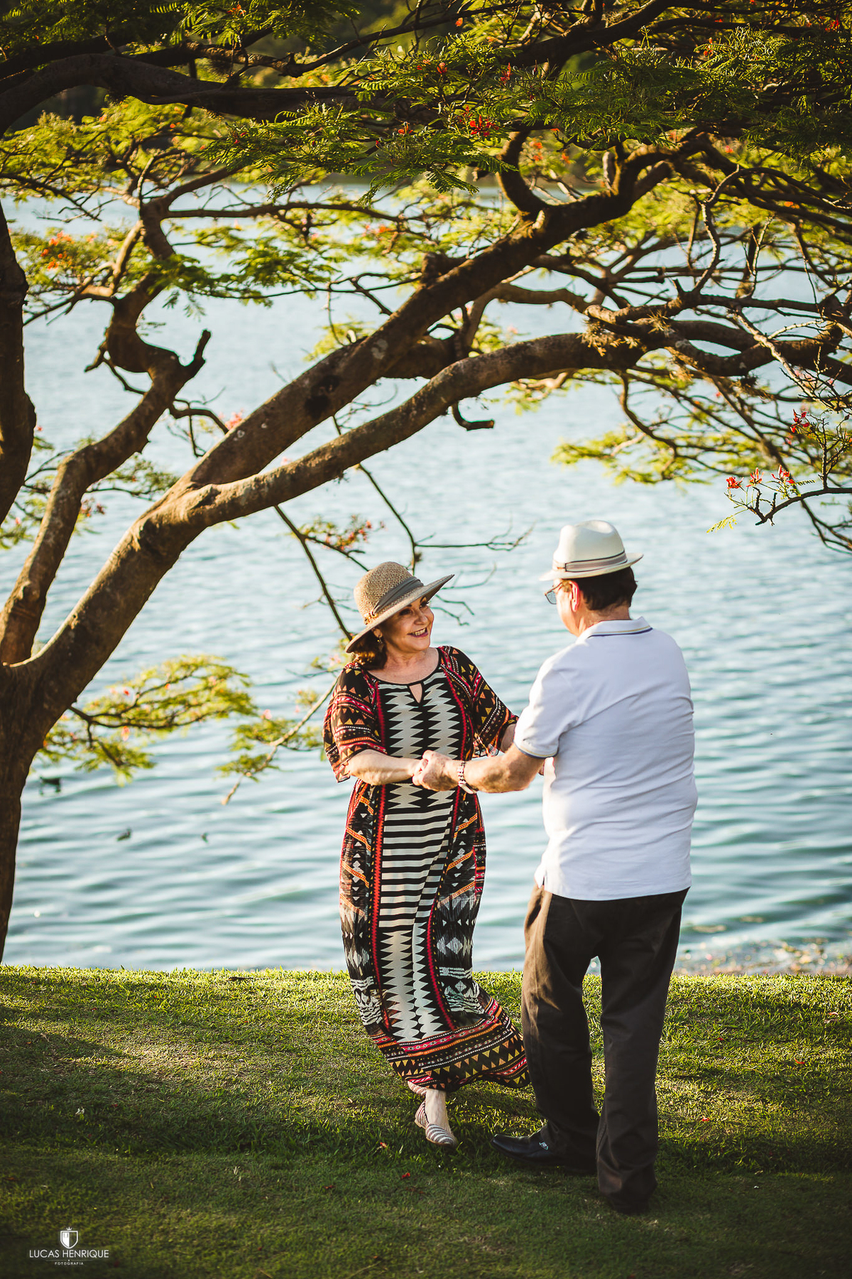 ensaio de 40 anos de casados no museu de arte da pampulha