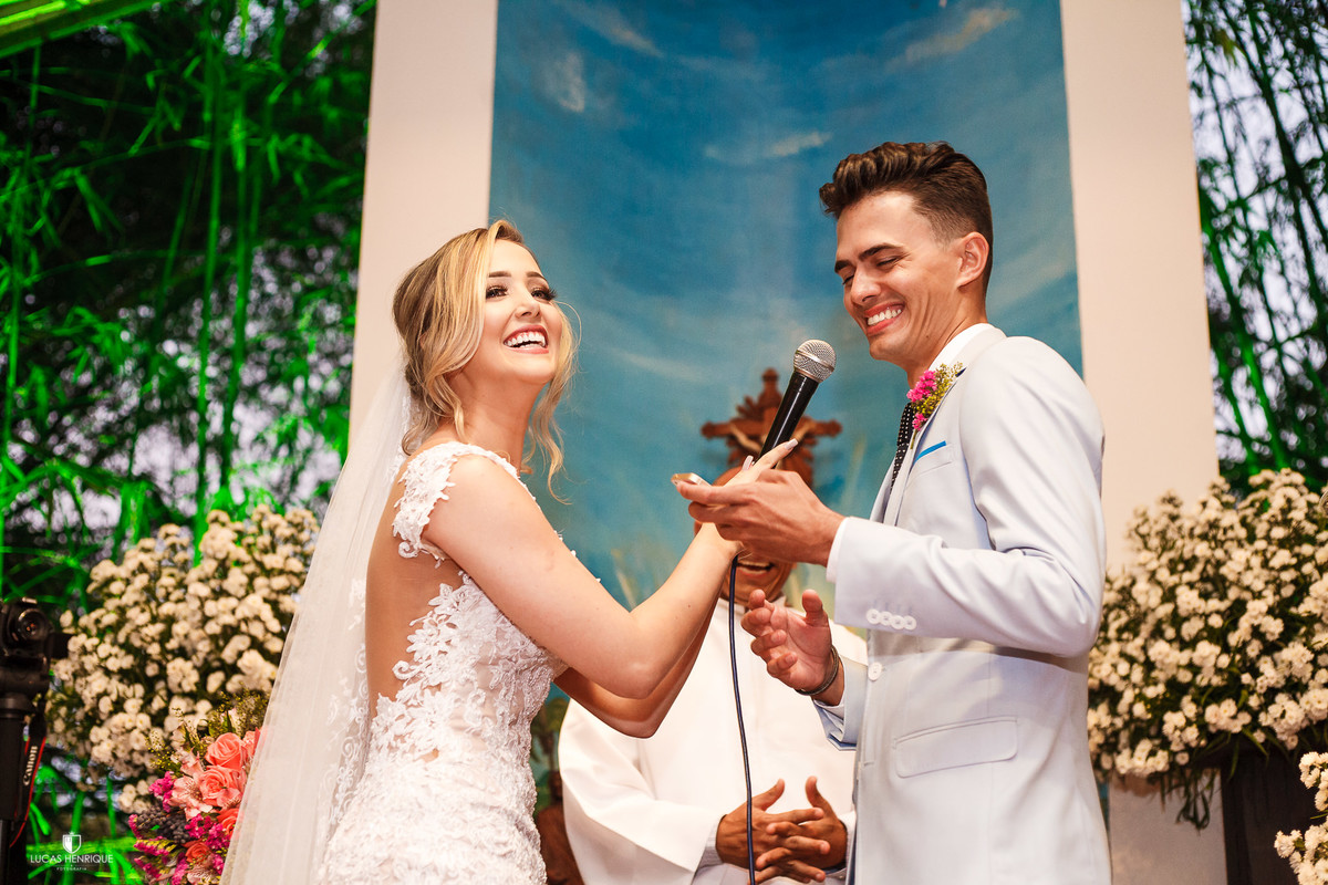 Casamento de dia em esmeraldas