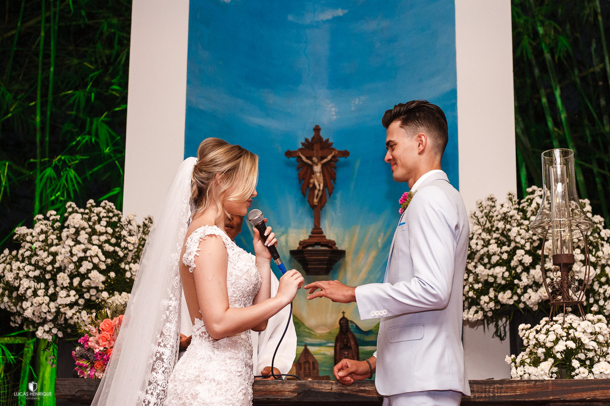 Casamento de dia em esmeraldas