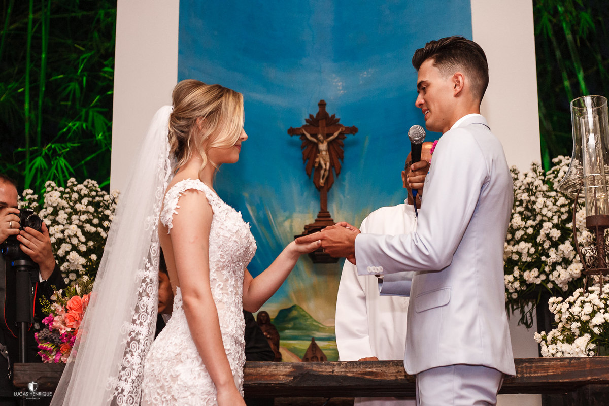 Casamento de dia em esmeraldas