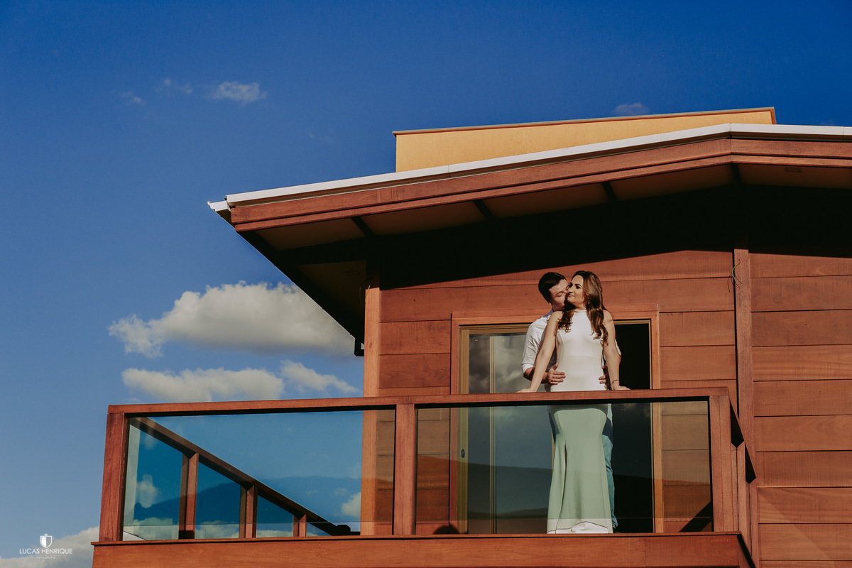 FOTOS DE PRE WEDDING NA VARANDA DE CASA 
