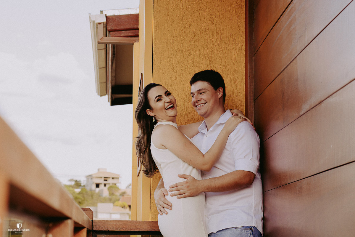 ensaio pré casamento em casa de madeira - topo do mundo
