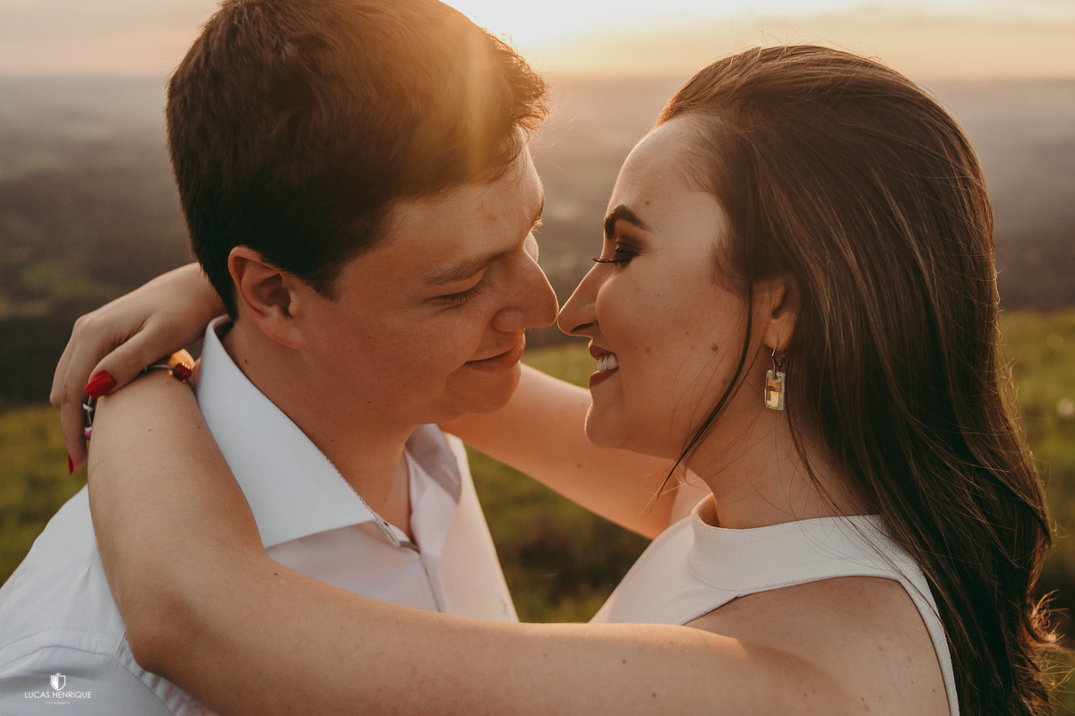 ENSAIO DE CASAL EXTERNO COM POR DO SOL