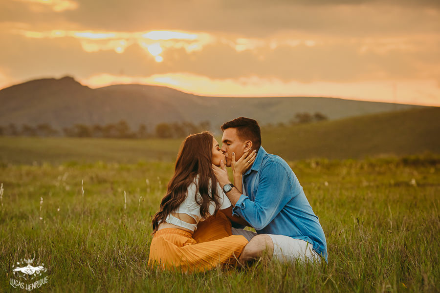 ENSAIO PRE CASAMENTO COM POR DO SOL EM LAVRAS NOVAS MINAS GERAIS