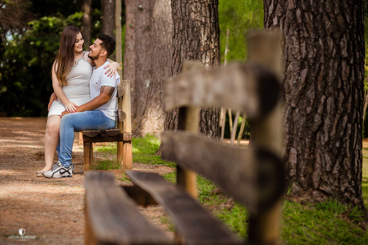 ensaio casal apaixonado em parque, ensaio casal parque Betânia belo horizonte, ensaio casal, ensaio casal belo horizonte