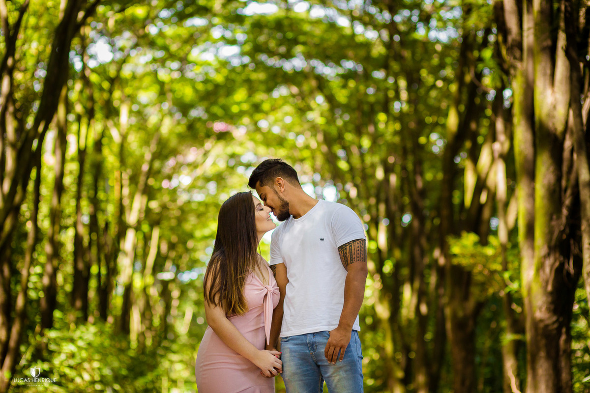 ensaio casal apaixonado em parque, ensaio casal parque Betânia belo horizonte, ensaio casal, ensaio casal belo horizonte