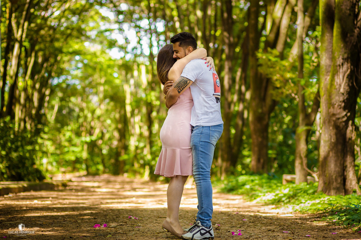 ensaio casal apaixonado em parque, ensaio casal parque Betânia belo horizonte, ensaio casal, ensaio casal belo horizonte
