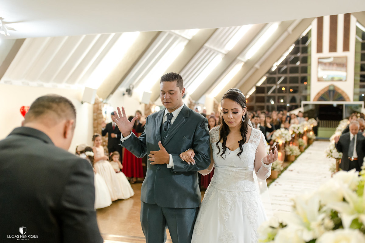 Casamento thais e Davidson igreja Morya em Belo Horizonte