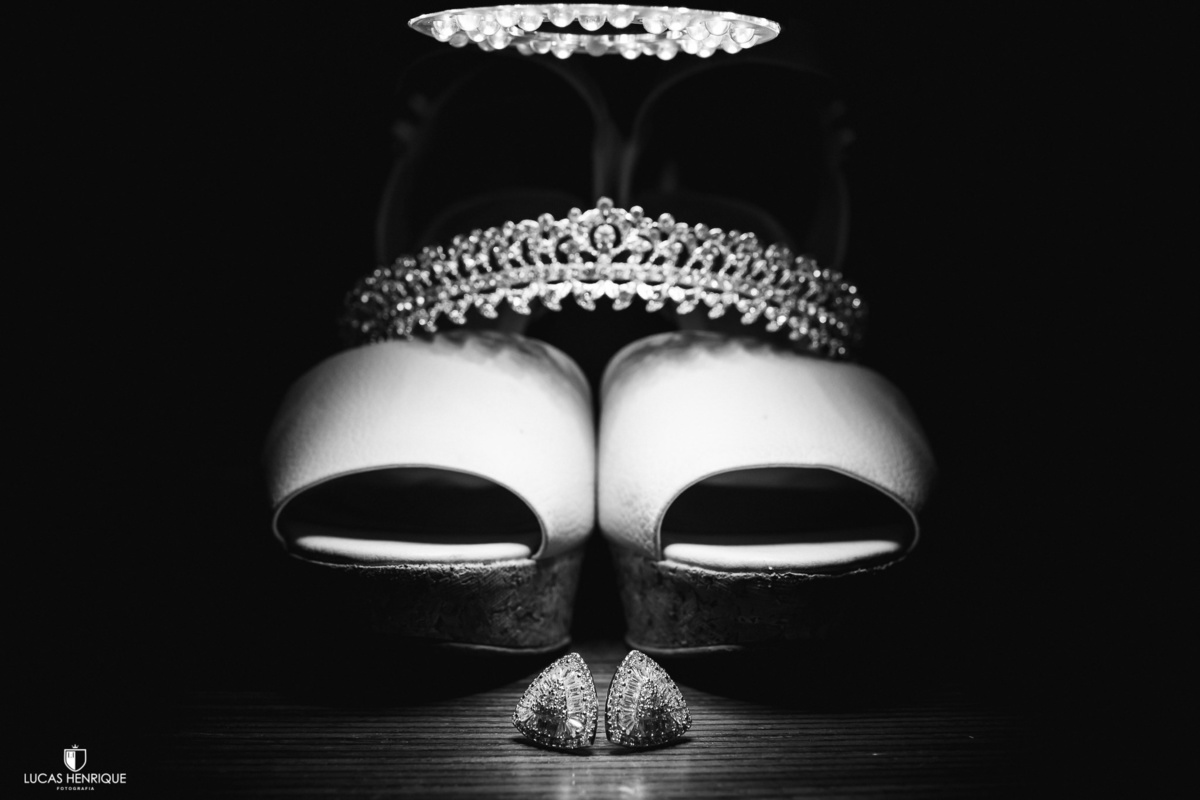 SAPATO DE NOIVA
COROA DE NOIVA
BRINCOS DE NOIVA
MAKING OF DA NOIVA
DIA DA NOIVA