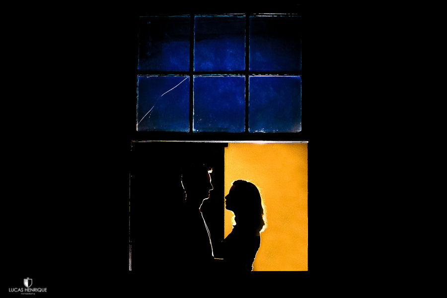 FOTO CRIATIVA NA JANELA DA FAZENDA JAGOARA VELHA