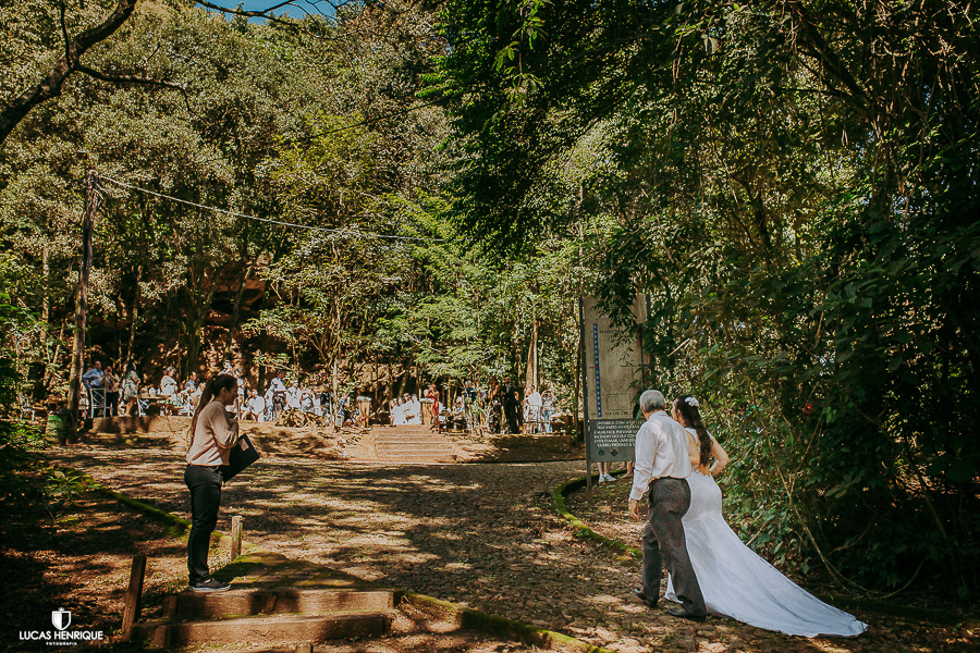 ENTRADA DA NOIVA NO PARQUE DAS MANGABEIRAS