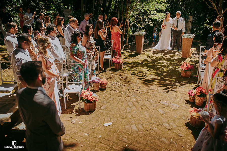 NOIVO VENDO SUA NOIVA PELA PRIMEIRA VEZ NO ALTAR