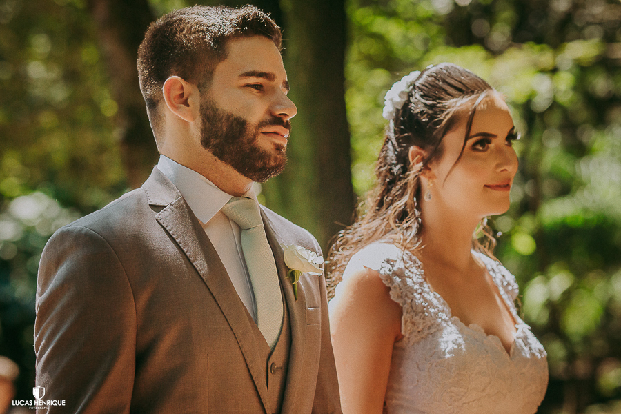 FOTO DOS NOIVOS NO ALTAR