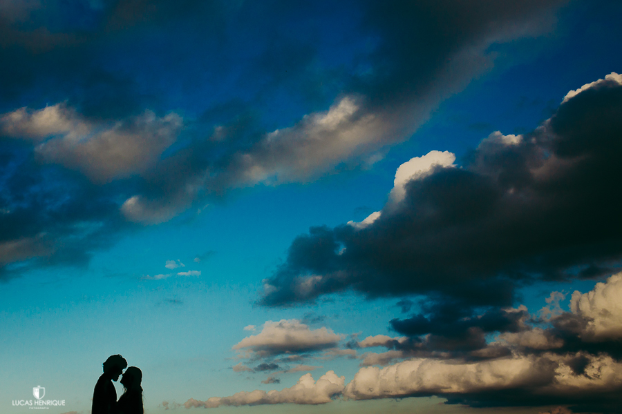 FOTOS DE PRE CASAMENTO COM CEU AZUL