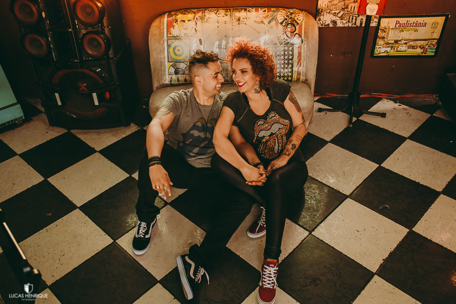 fotos pre casamento em pub bar