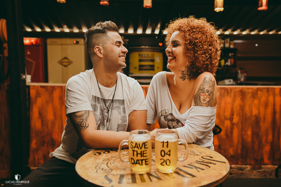 fotos com copo save the date em bar