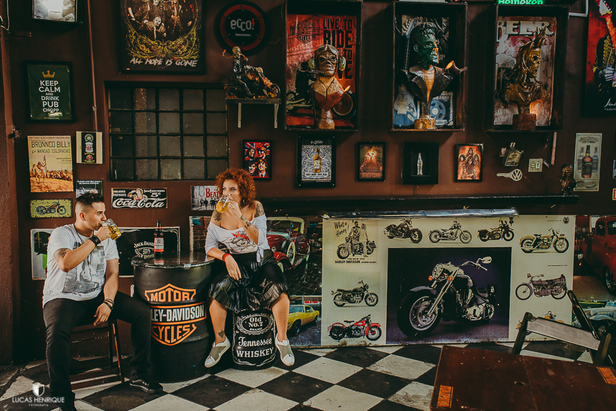 fotos pre casamento em pub bar