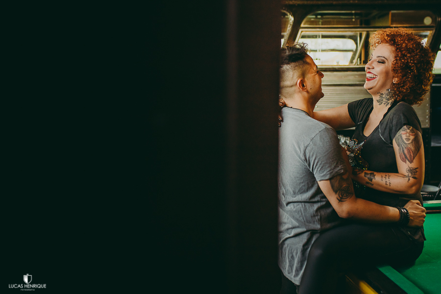 fotos de casal na mesa de sinuca 
