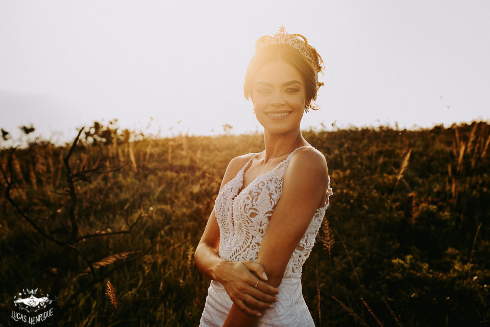 ENSAIO DE FOTOS COM VESTIDO DE NOIVA