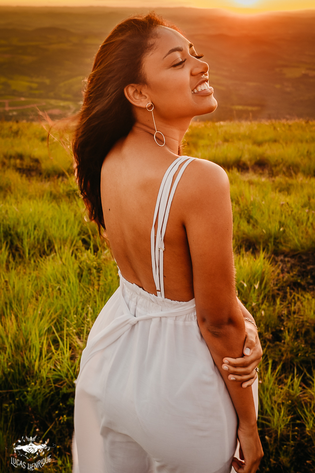 ENSAIO DE FOTOS DE CASAL COM POR DO SOL