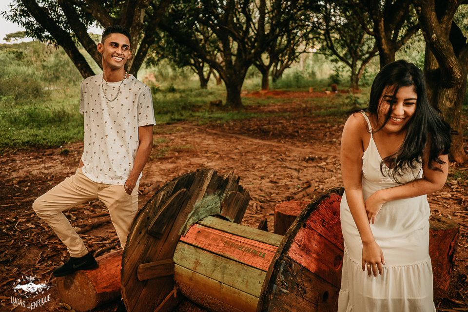 FOTOS PRE CASAMENTO CRIATIVO - FOTOGRAFO DE CASAMENTO EM IBIRITÉ
