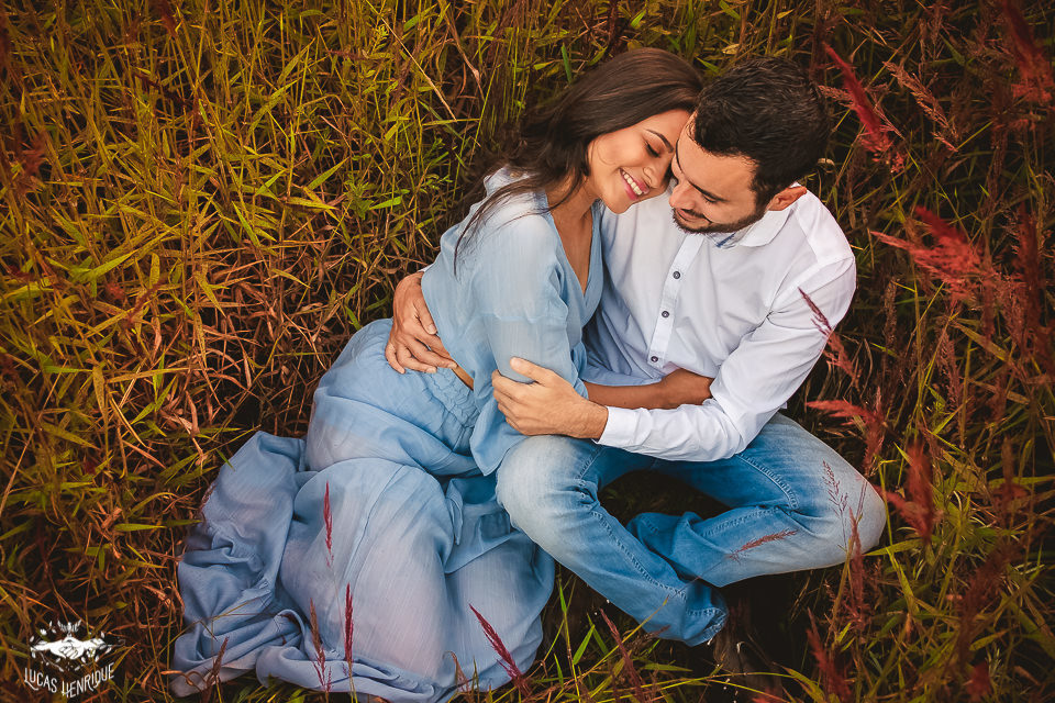 FOTOS DE CASAL NO CAMPO COM FLORES