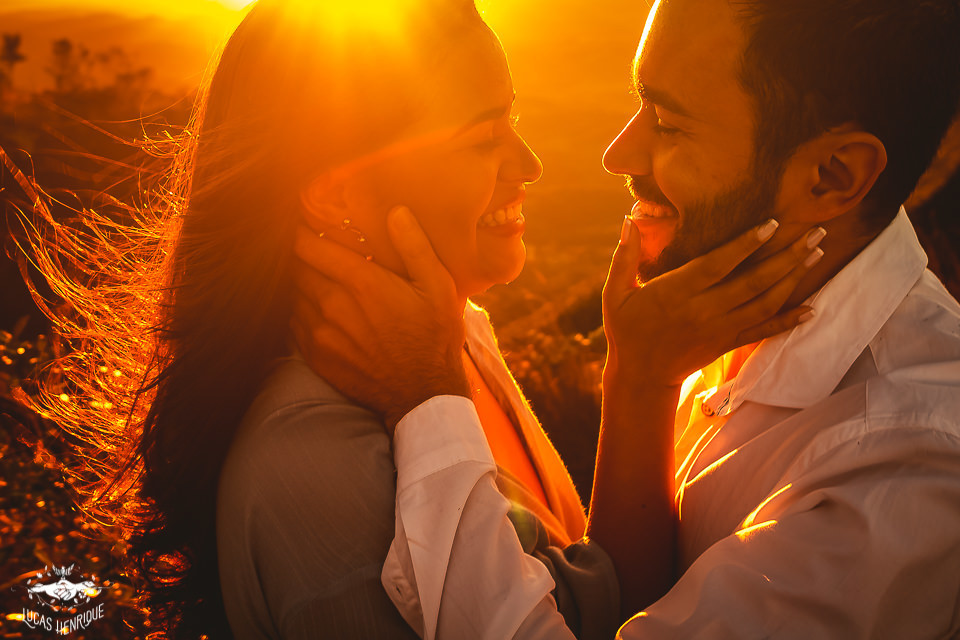 ENSAIO FOTOGRAFICO CASAL COM POR DO SOL - SERRA DO TOPO DO MUNDO