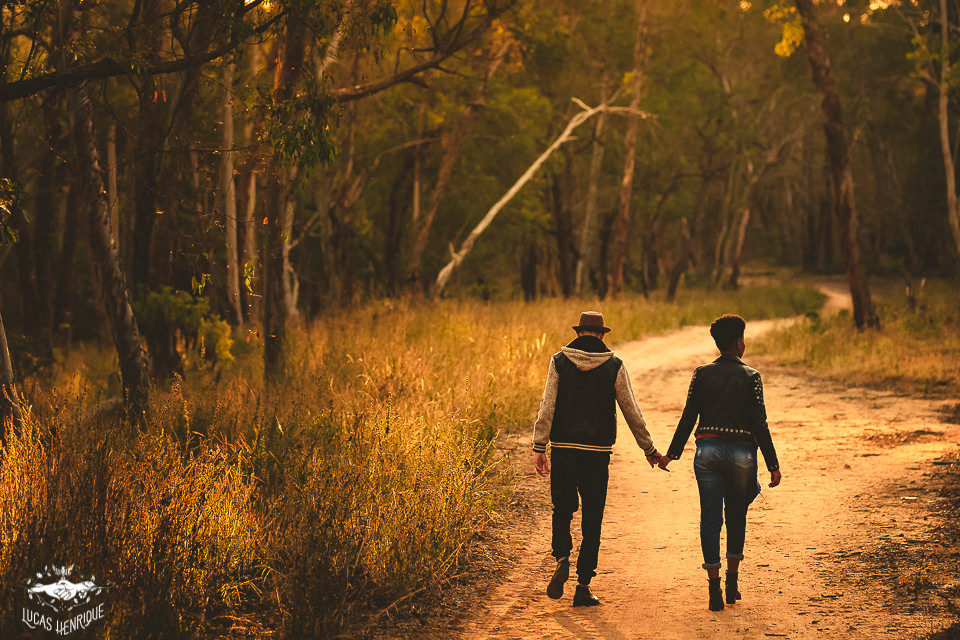 FOTOS  DE CASAL 
FOTOS DE ENSAIO PRE CASAMENTO NA ESTRADA DE TERRA EM BH