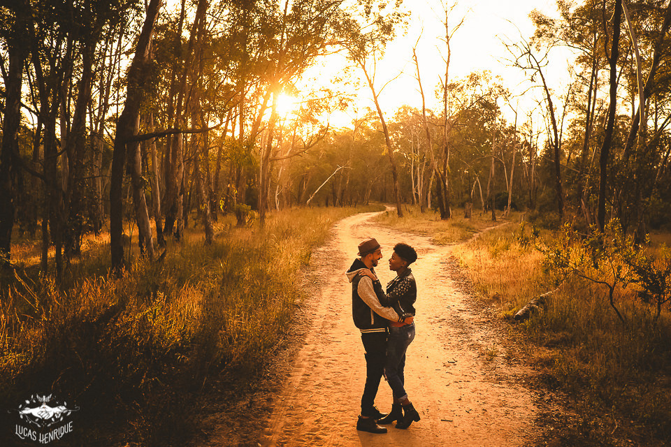 FOTOS  DE CASAL 
FOTOS DE ENSAIO PRE CASAMENTO NA ESTRADA DE TERRA EM BH