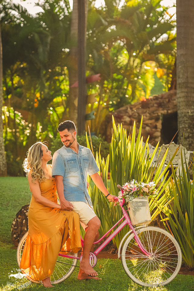 ENSAIO PRE WEDDING COM BICICLETA RETRO
