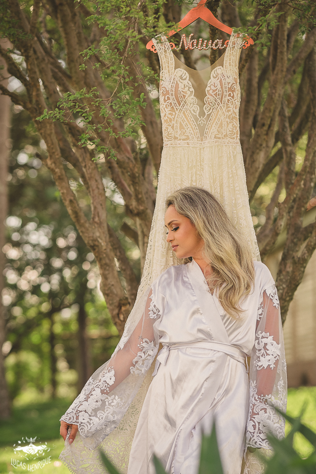 FOTOS MAKING OF NOIVA COM VESTIDO CASAMENTO  EM SITIO BH