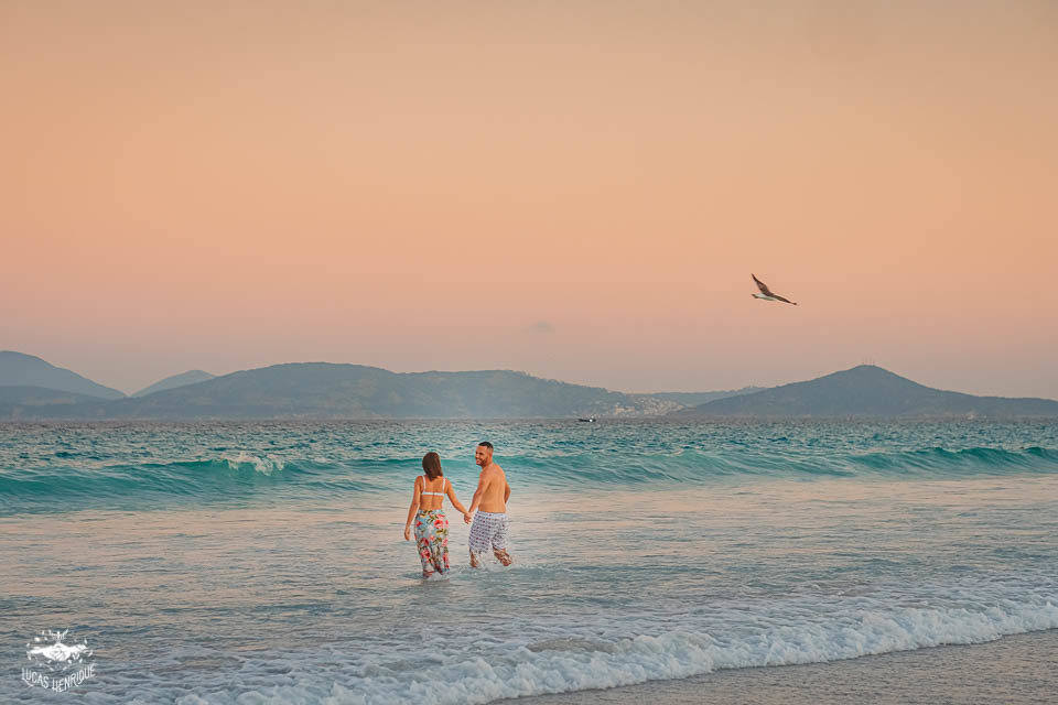 ENSAIO PRE CASAMENTO PRAIA DO FORTE CABO FRIO NO POR DO SOL