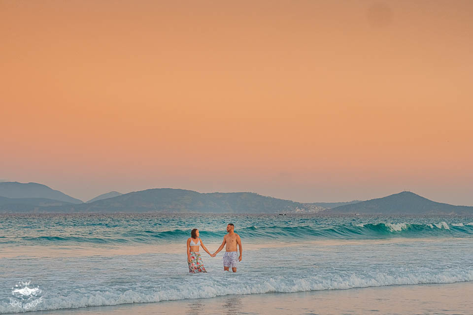 ENSAIO PRE CASAMENTO PRAIA DO FORTE CABO FRIO NO POR DO SOL