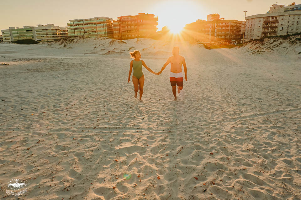 FOTOS CASAL PRE WEDDING PRAIA COM POR DO SOL CABO FRIO