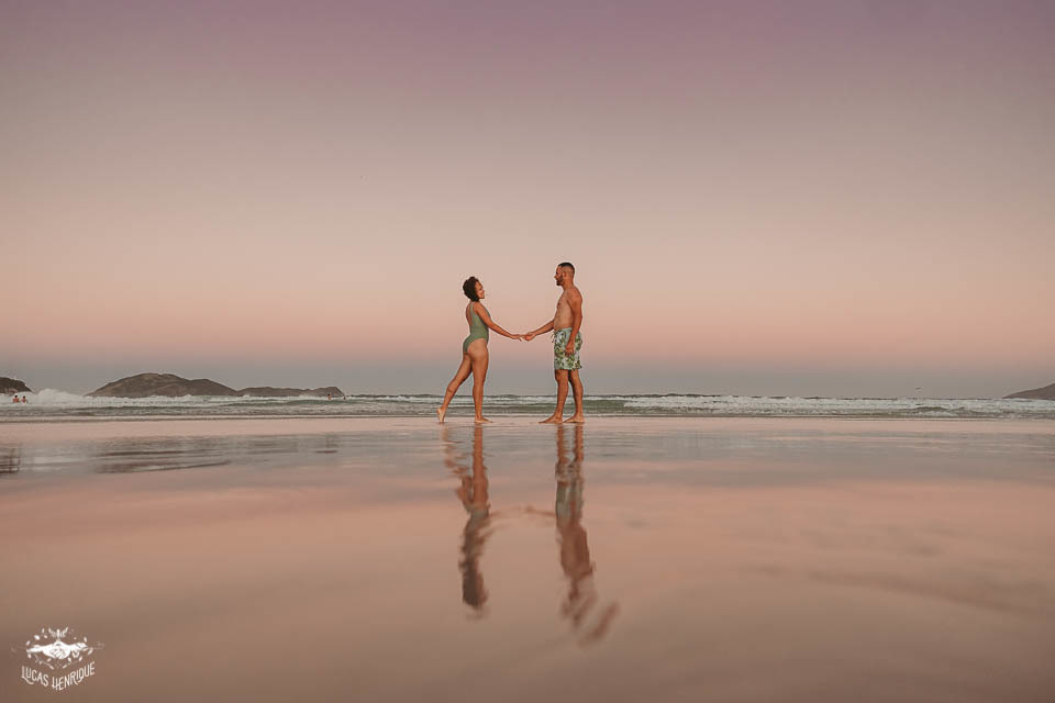 FOTOS CASAL PRE WEDDING PRAIA COM POR DO SOL CABO FRIO