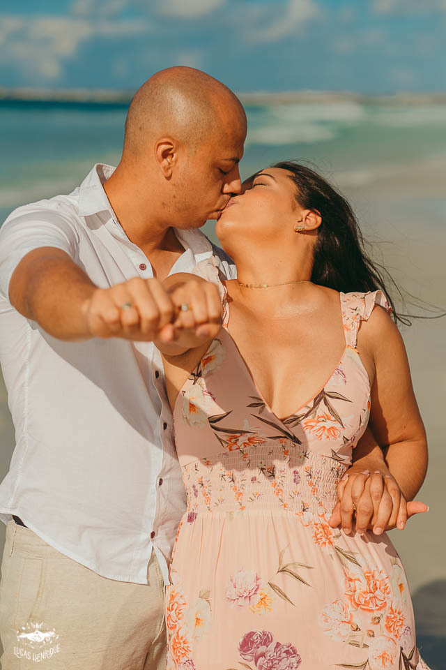 FOTOS CASAL PEDIDO DE CASAMENTO PRAIA CABO FRIO - RJ