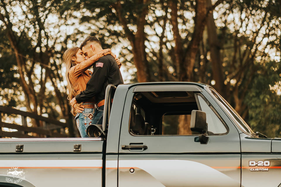 FOTOS ENSAIO PRE WEDDING CABINE CAMINHONETE D20