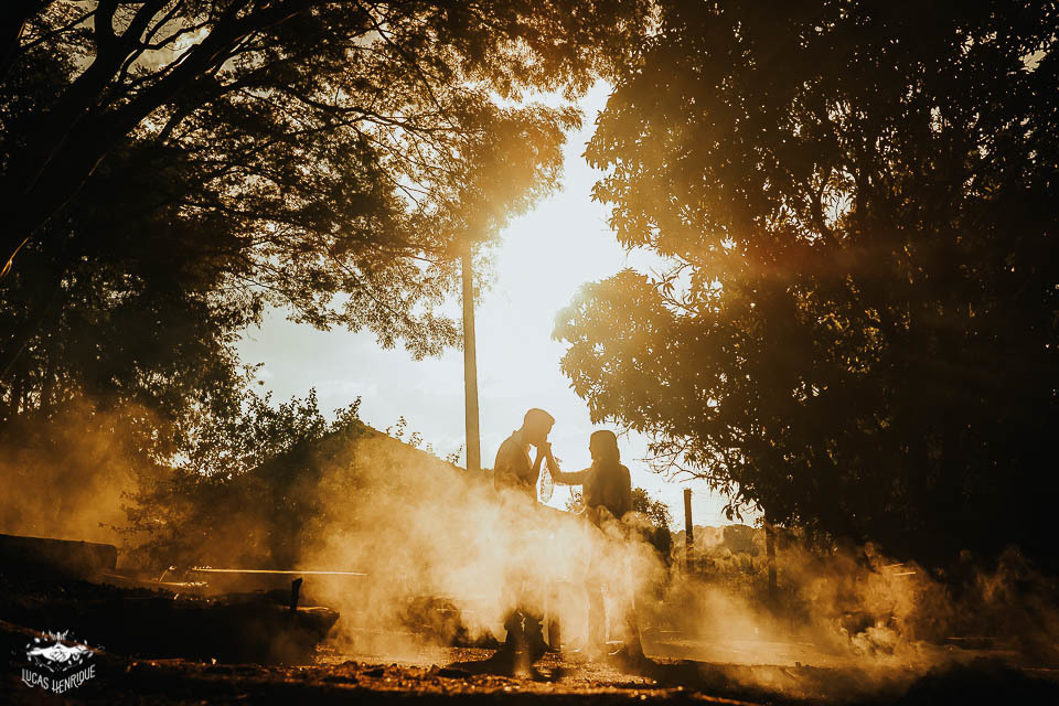 FOTOS ENSAIO PRE CASAMENTO POR DO SOL NO SITIO
