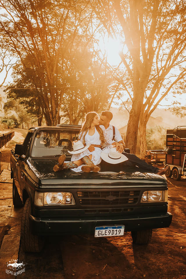 ENSAIO PRE CASAMENTO D20 CARRO ANTIGO