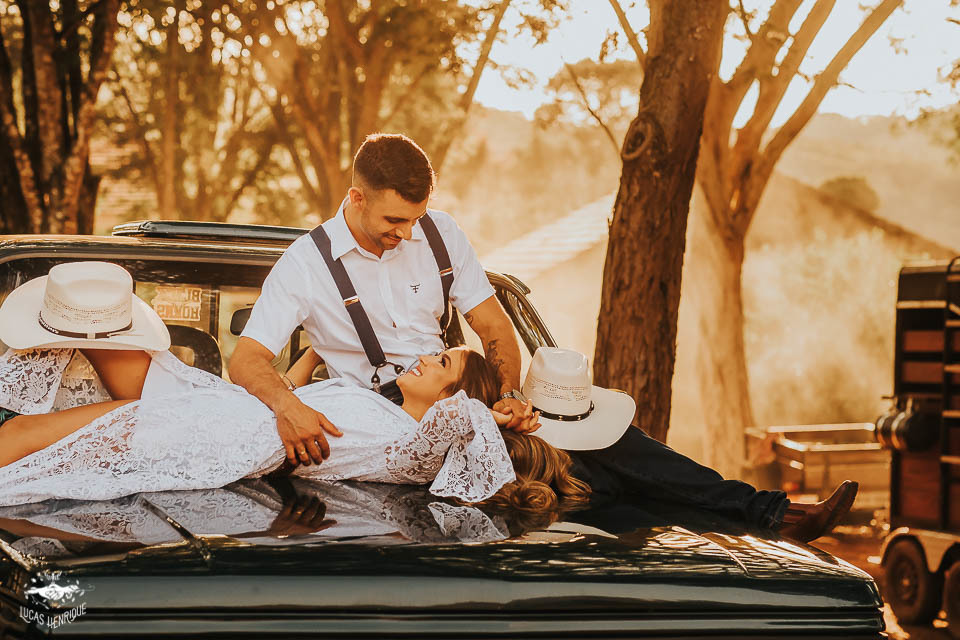 ENSAIO PRE CASAMENTO CAMINHONETE D20 NO SITIO