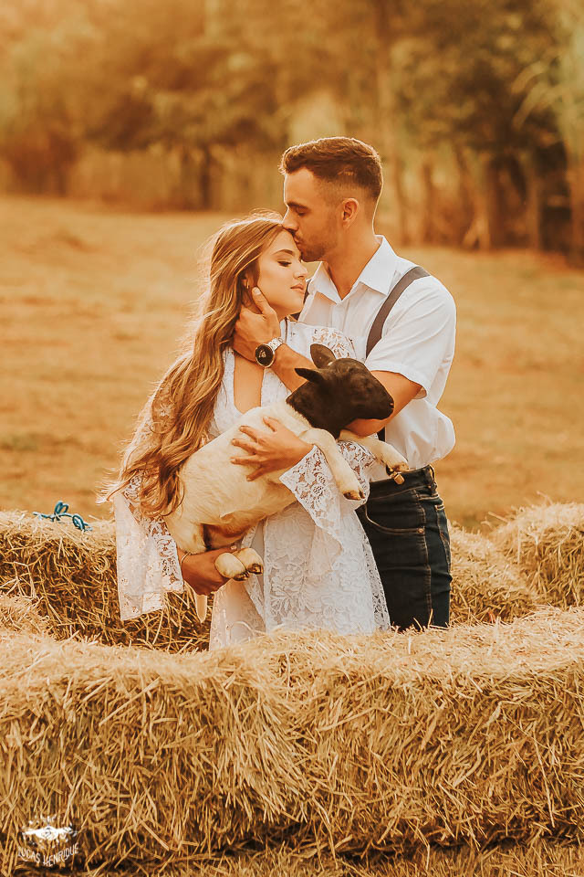 FOTOS ENSAIO PRE CASAMENTO COM CARNEIRO E CAVALO