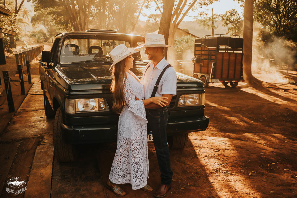 ENSAIO PRE CASAMENTO CAMINHONETE D20 NO SITIO