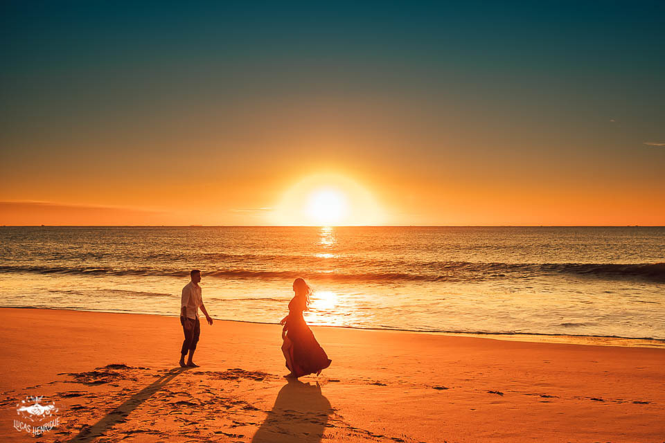 FOTOS ENSAIO CASAL NASCER DO SOL PRAIA DO ESTALEIRO BALNEARIO CAMBURIU 