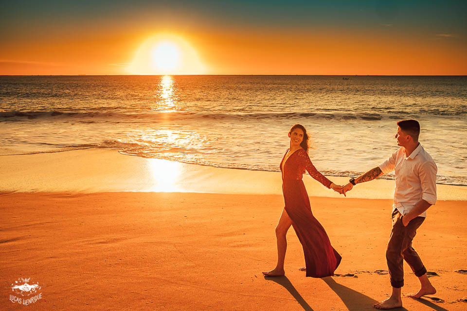 FOTOS ENSAIO CASAL NASCER DO SOL PRAIA DO ESTALEIRO BALNEARIO CAMBURIU 