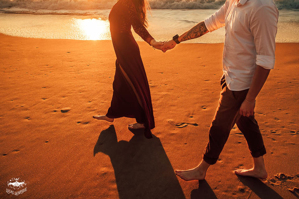 FOTOS ENSAIO CASAL NASCER DO SOL NA PRAIA PRAIA SANTA CATARINA
