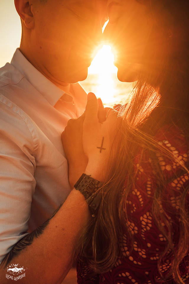 FOTOS ENSAIO CASAL NASCER DO SOL NA PRAIA PRAIA SANTA CATARINA