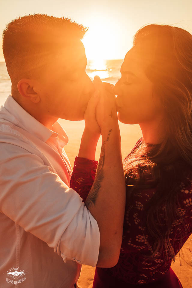 FOTOS ENSAIO CASAL NASCER DO SOL NA PRAIA PRAIA SANTA CATARINA